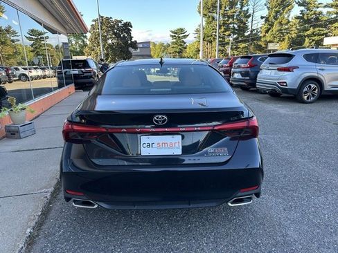 Used 2020 Toyota Avalon Limited image 6