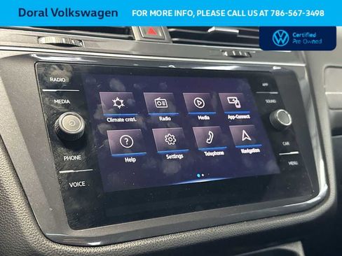Used 2023 Volkswagen Tiguan SE w/ Panoramic Sunroof Package FWD image 18