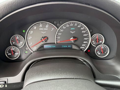 Used 2006 Chevrolet Corvette Convertible w/ 3LT w/ Preferred Equipment Group RWD image 26