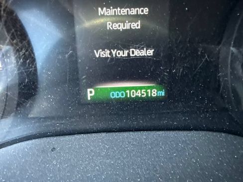Used 2022 Toyota Sienna LE FWD image 2