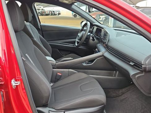 Used 2025 Hyundai Elantra Sport FWD image 16