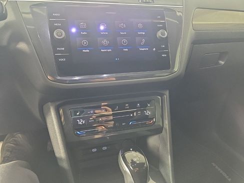 Used 2022 Volkswagen Tiguan SE image 20