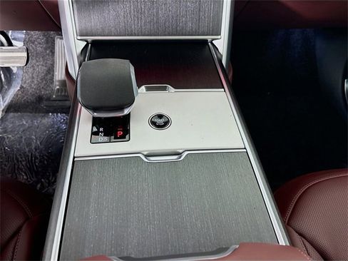 New 2026 Land Rover Range Rover SE image 18