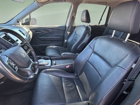 Used 2020 Honda Pilot Touring image 17