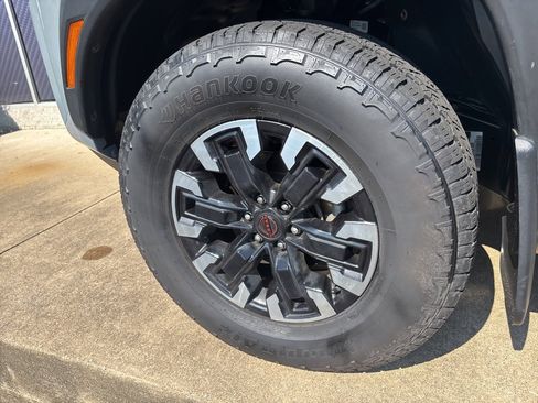 Used 2023 Nissan Frontier PRO-4X w/ Technology Package image 20