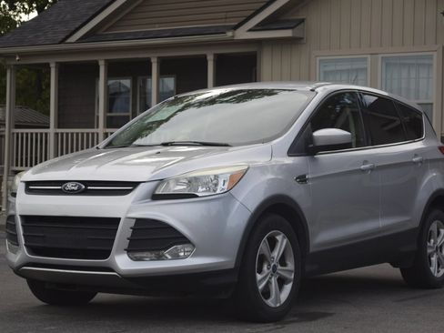 Used 2015 Ford Escape SE FWD image 1