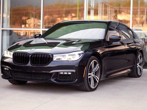 Used 2016 BMW 750i xDrive image 4