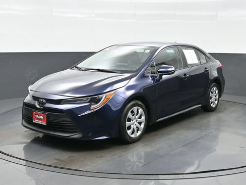 Used 2024 Toyota Corolla LE FWD image 2