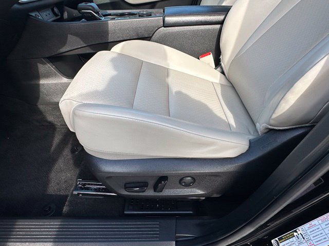Certified 2024 Nissan Rogue SV w/ SV Premium Package AWD/4WD image 24