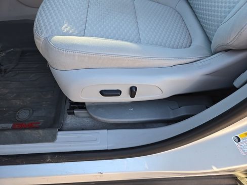 Used 2019 GMC Acadia SLE w/ LPO, Floor Liner Package image 37