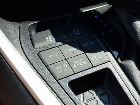 Certified 2025 Toyota RAV4 XLE AWD/4WD image 27