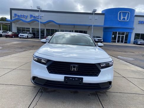 Used 2023 Honda Accord LX image 3