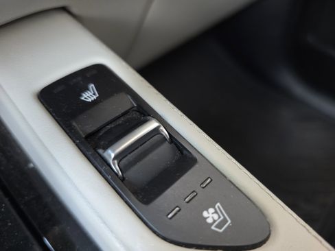 Certified 2022 Kia Telluride SX w/ Towing Package image 22