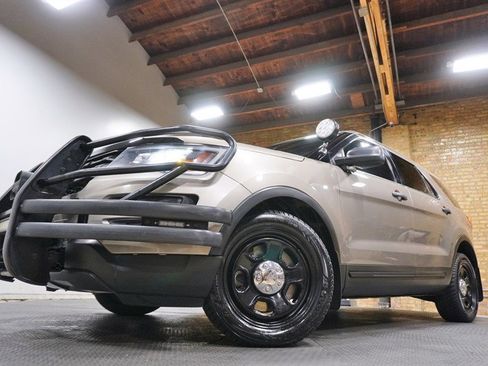 Used 2018 Ford Explorer 4WD Police Interceptor image 3