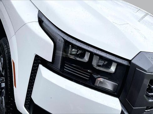 New 2026 Nissan Frontier SV RWD image 13