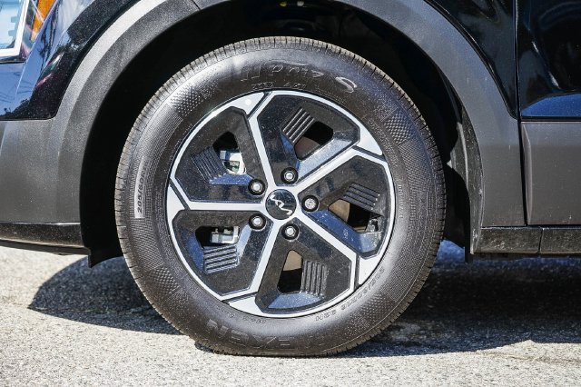 Certified 2025 Kia Niro EX FWD image 12