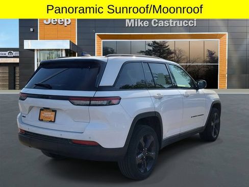 Used 2024 Jeep Grand Cherokee Altitude AWD/4WD image 4