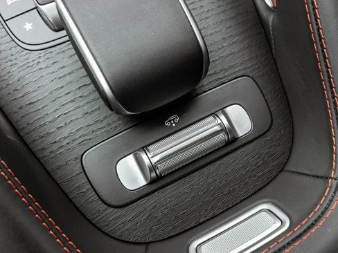 Used 2024 Mercedes-Benz GLE 53 AMG 4MATIC image 25