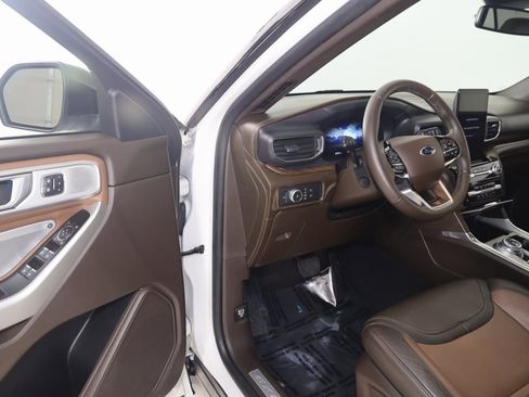 Used 2022 Ford Explorer King Ranch w/ Premium Technology Package image 53