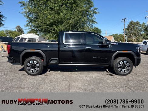 Used 2025 GMC Sierra 3500 Denali w/ Denali Reserve Package AWD/4WD image 8