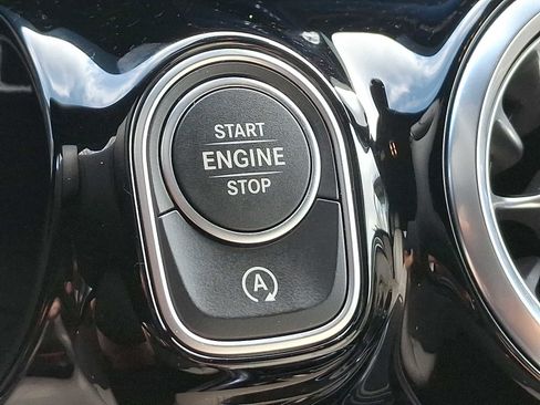 Certified 2025 Mercedes-Benz GLA 250 4MATIC image 19