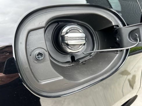 Certified 2026 Porsche Macan Turbo AWD/4WD image 40