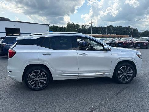 Used 2020 GMC Terrain Denali w/ Denali Premium Package AWD/4WD image 4