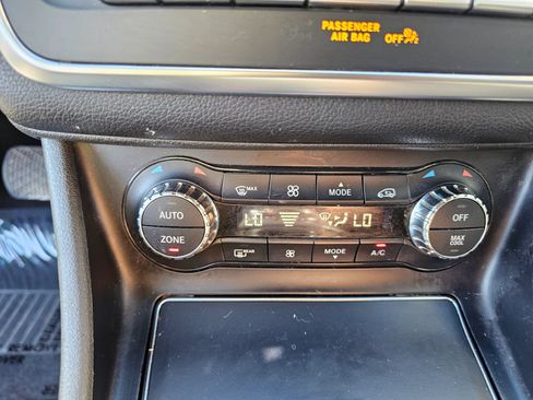 Used 2019 Mercedes-Benz GLA 250 image 14
