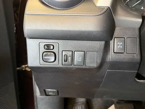 Used 2017 Toyota RAV4 LE w/ All Weather Liner Package AWD/4WD image 18