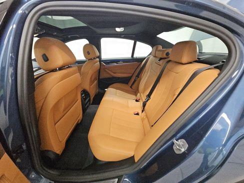 Used 2023 BMW 530e xDrive w/ Convenience Package image 12