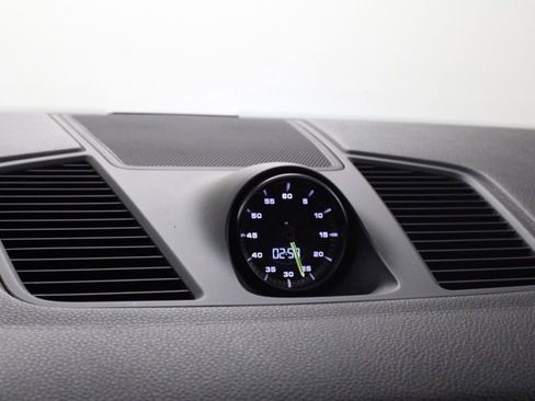 Certified 2019 Porsche Cayenne E-Hybrid image 27