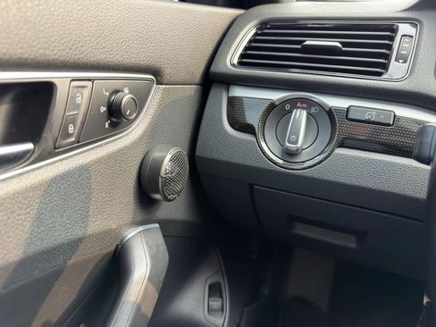 Used 2018 Volkswagen Passat GT FWD image 23