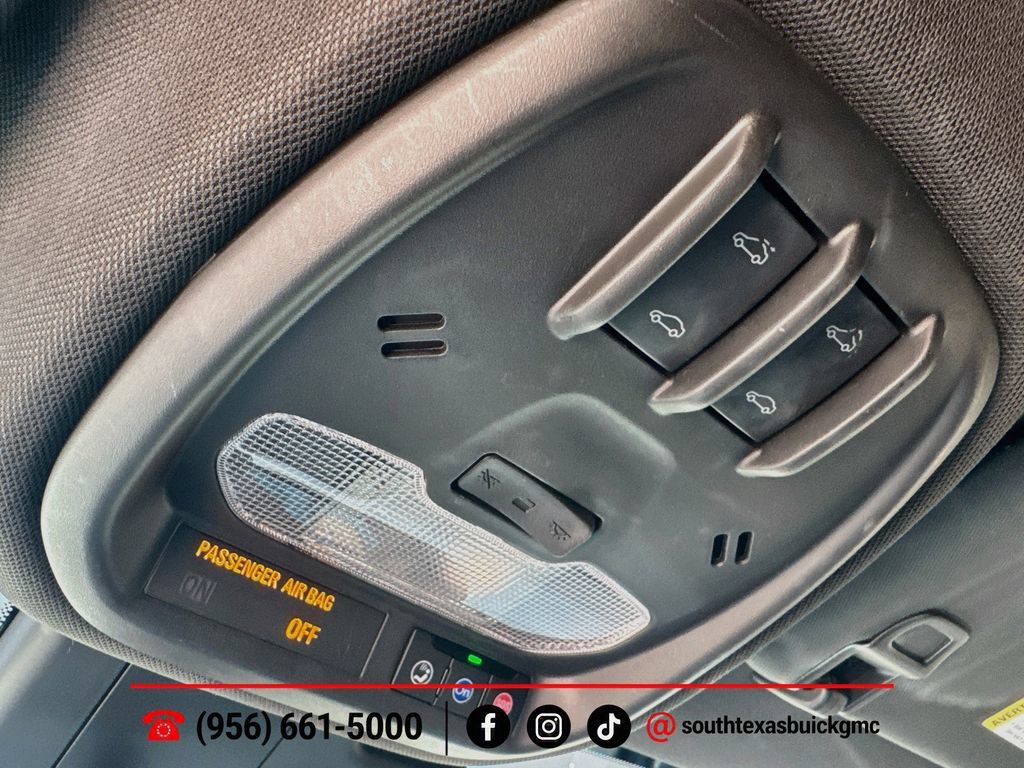 Used 2025 Chevrolet Trax RS w/ Sunroof Package FWD image 20