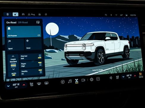 Used 2023 Rivian R1T Adventure image 32