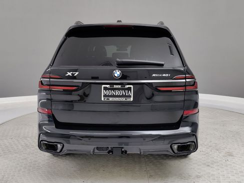 Used 2026 BMW X7 xDrive40i w/ M Sport Package image 7