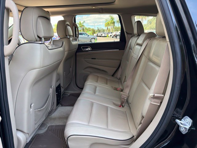 Used 2017 Jeep Grand Cherokee Overland w/ Jeep Active Safety Group RWD image 13