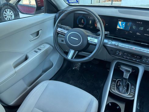Used 2025 Hyundai Kona SEL image 30