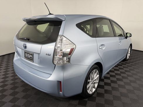 Used 2012 Toyota Prius V Five FWD image 5