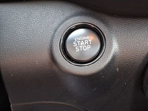 Used 2025 Hyundai Venue SEL image 27