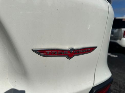 Used 2019 Jeep Cherokee Trailhawk w/ Cold Weather Group AWD/4WD image 4