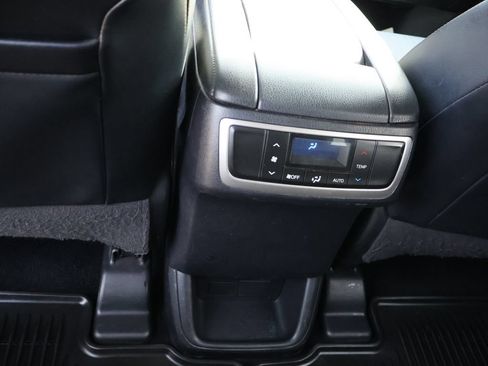 Used 2015 Toyota Highlander Plus AWD/4WD image 17