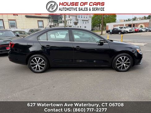 Used 2017 Volkswagen Jetta SE FWD image 6