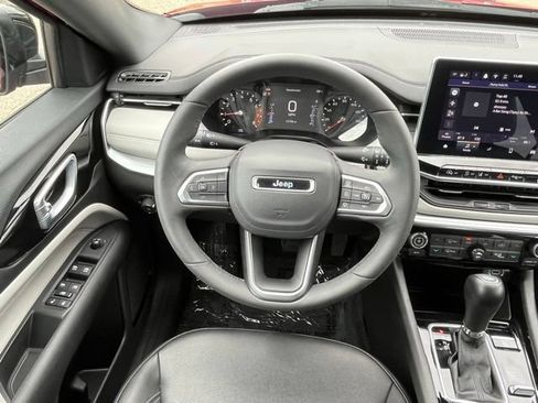 Used 2025 Jeep Compass Limited AWD/4WD image 10