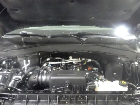 Used 2023 Ford Explorer XLT w/ Equipment Group 202A AWD/4WD image 10