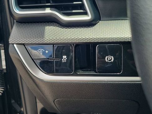 Used 2024 Kia Sportage LX FWD image 16
