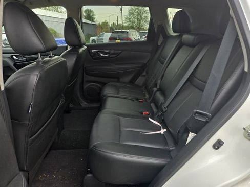 Used 2019 Nissan Rogue SL w/ Premium Package image 11