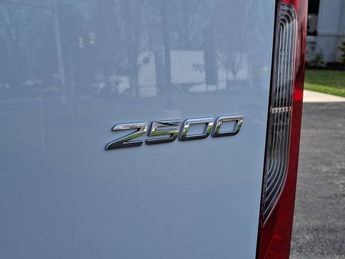 Used 2024 Mercedes-Benz Sprinter 2500 image 30