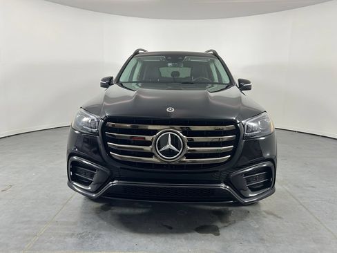 Used 2024 Mercedes-Benz GLS 450 4MATIC image 10