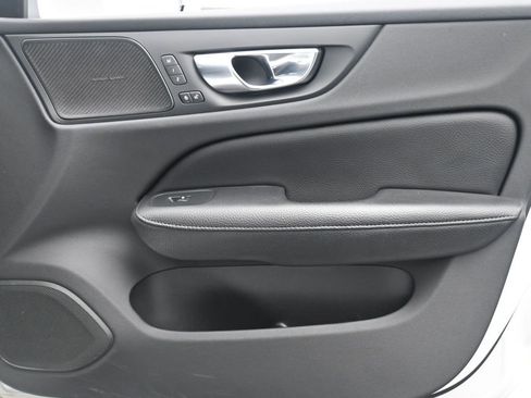 Used 2020 Volvo S60 T6 Inscription w/ Protection Package Premier image 27