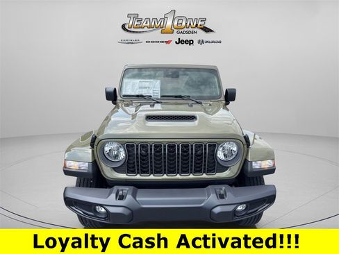 New 2025 Jeep Gladiator Sport image 3